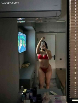 Новенькая девушка Мулатка